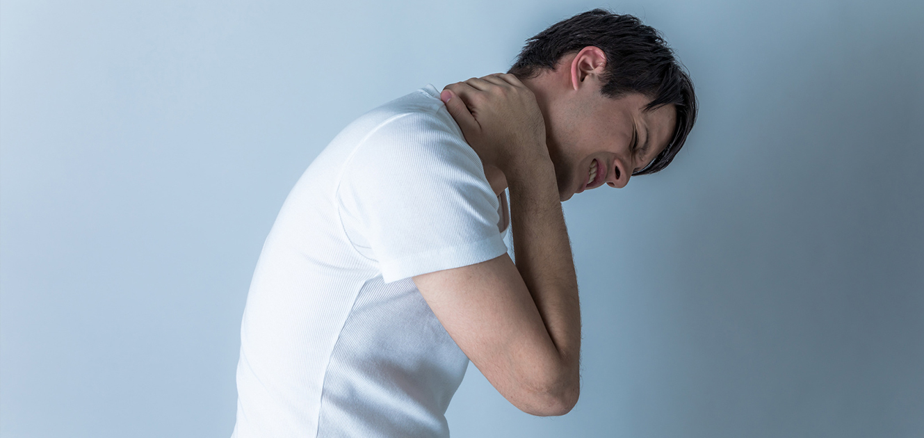 首や肩のこり・痛みがあらわれる原因とは？